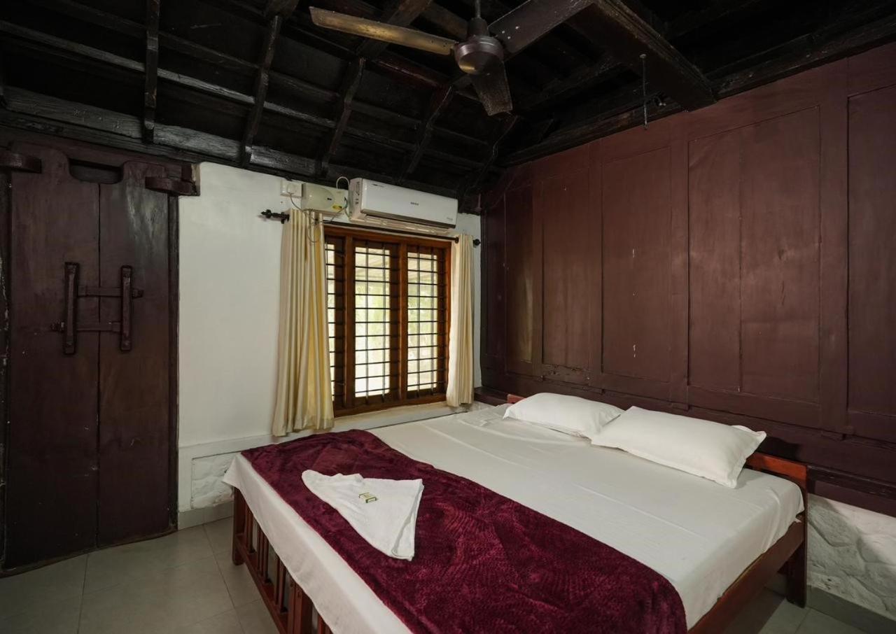 Cocozone Stays Alappuzha Luaran gambar