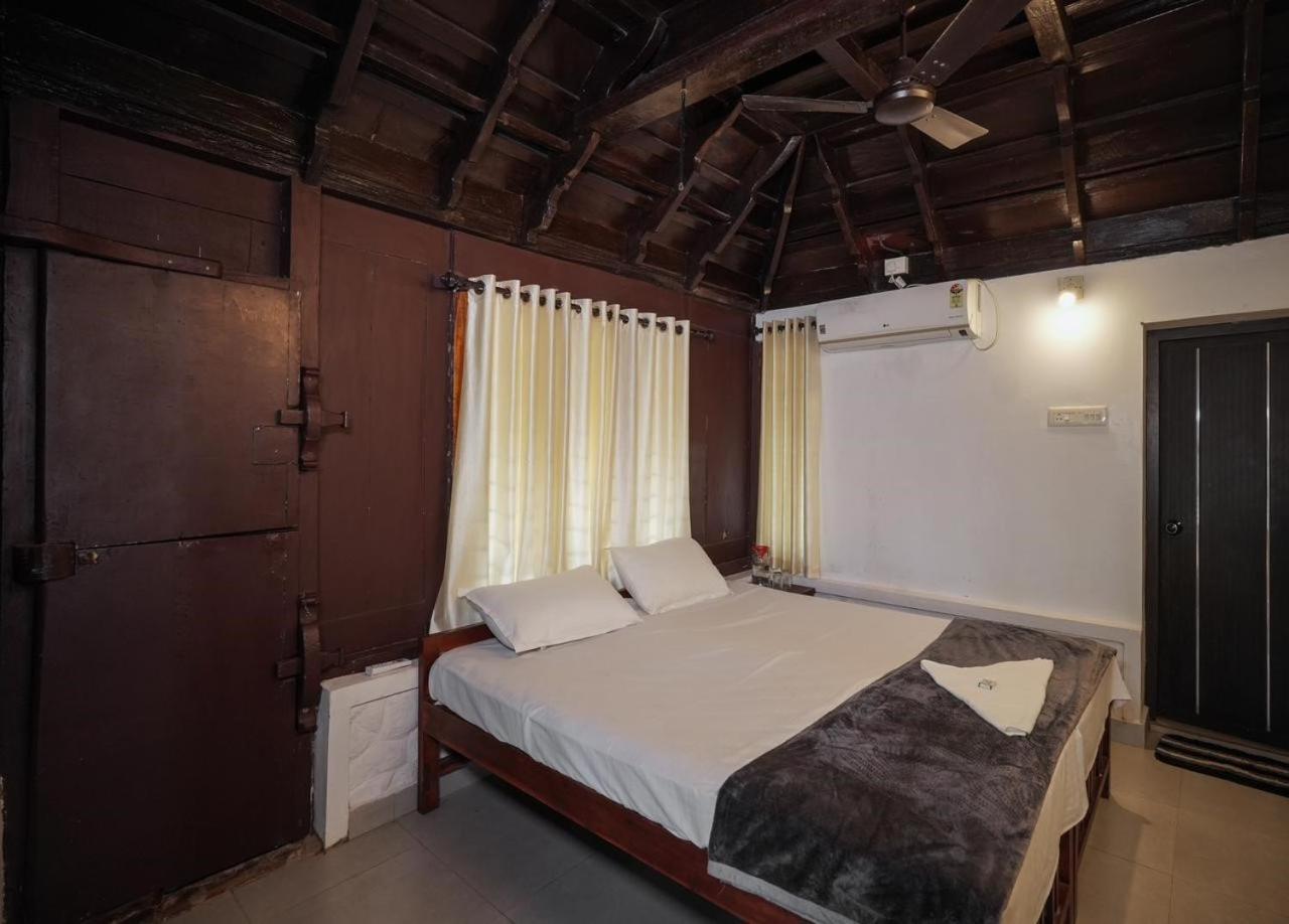 Cocozone Stays Alappuzha Luaran gambar