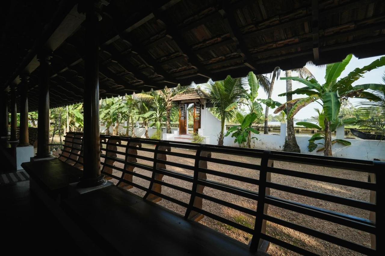 Cocozone Stays Alappuzha Luaran gambar